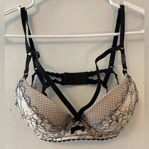 NEW WITH TAGS! Vintage Victoria’s Secret 32B sexy lace push up bra